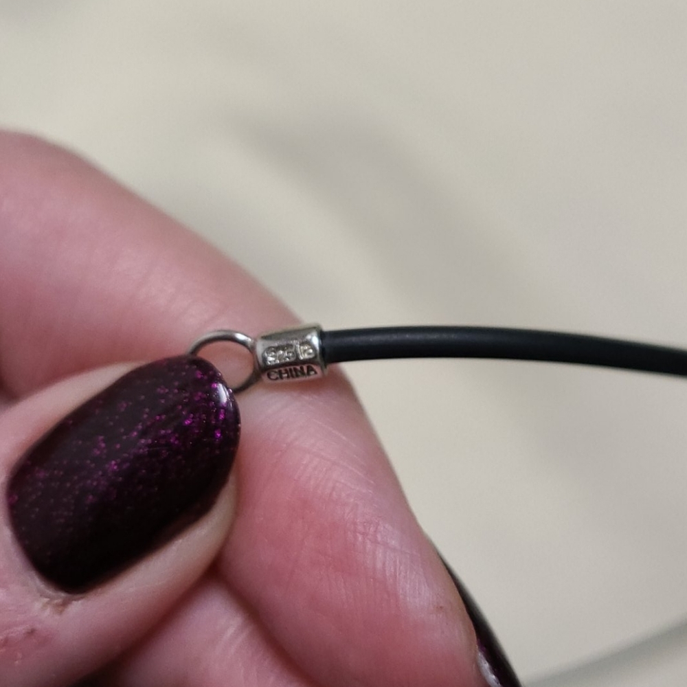 Silver "R" necklace - Picture 4 of 6